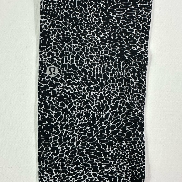 Lululemon Fast and Free Tight II 25" *Non-Reflective Nulux Polar Shift Ice 4 - Picture 3 of 6